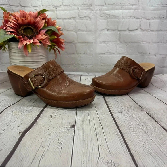 nurture Abiee brown leather mule clog slip-on shoes sz 9 - Picture 1 of 8